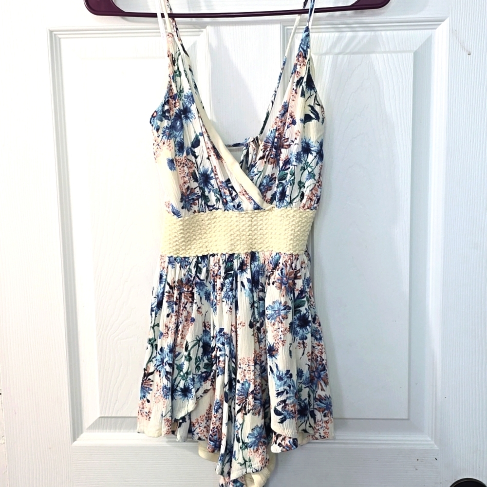 Agaci Floral sleeveless spaghetti‎ strap romper polyester rayon size small
